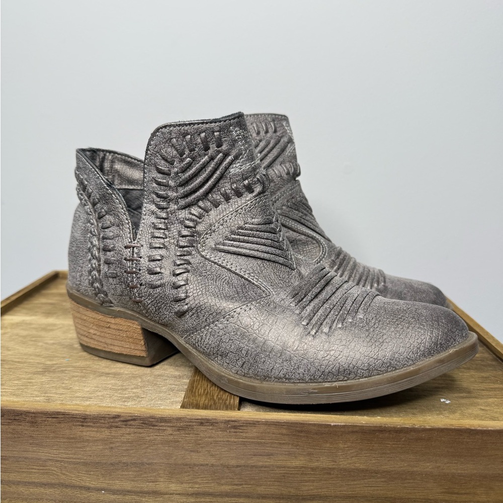 Not Rated Nosara ankle boots in a grey - Picture 2 of 10
